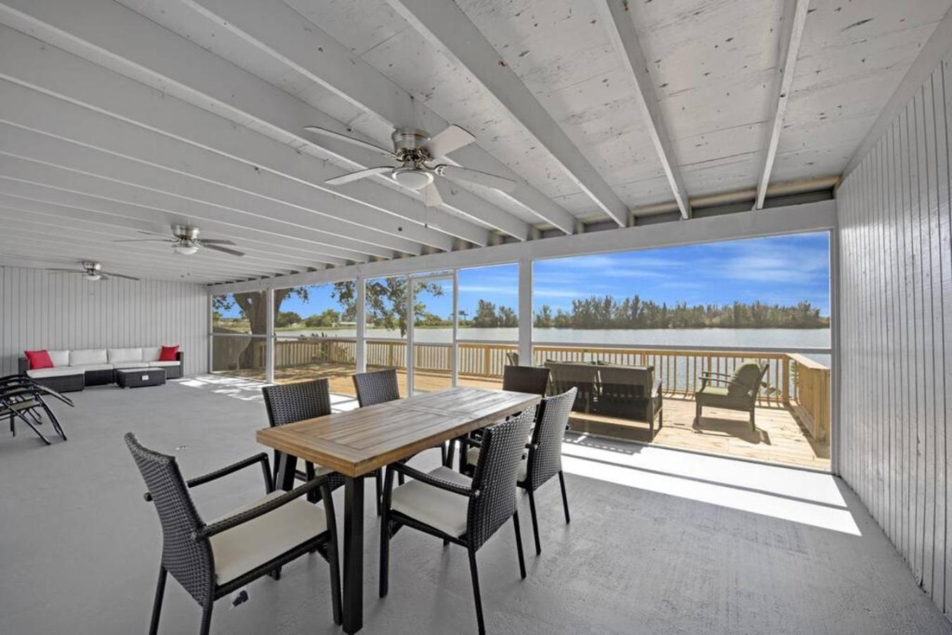 Lake House Unit 1 By Pmi Davie Exterior photo