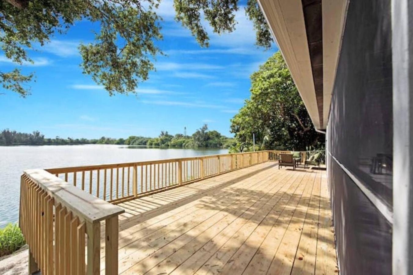 Lake House Unit 1 By Pmi Davie Exterior photo
