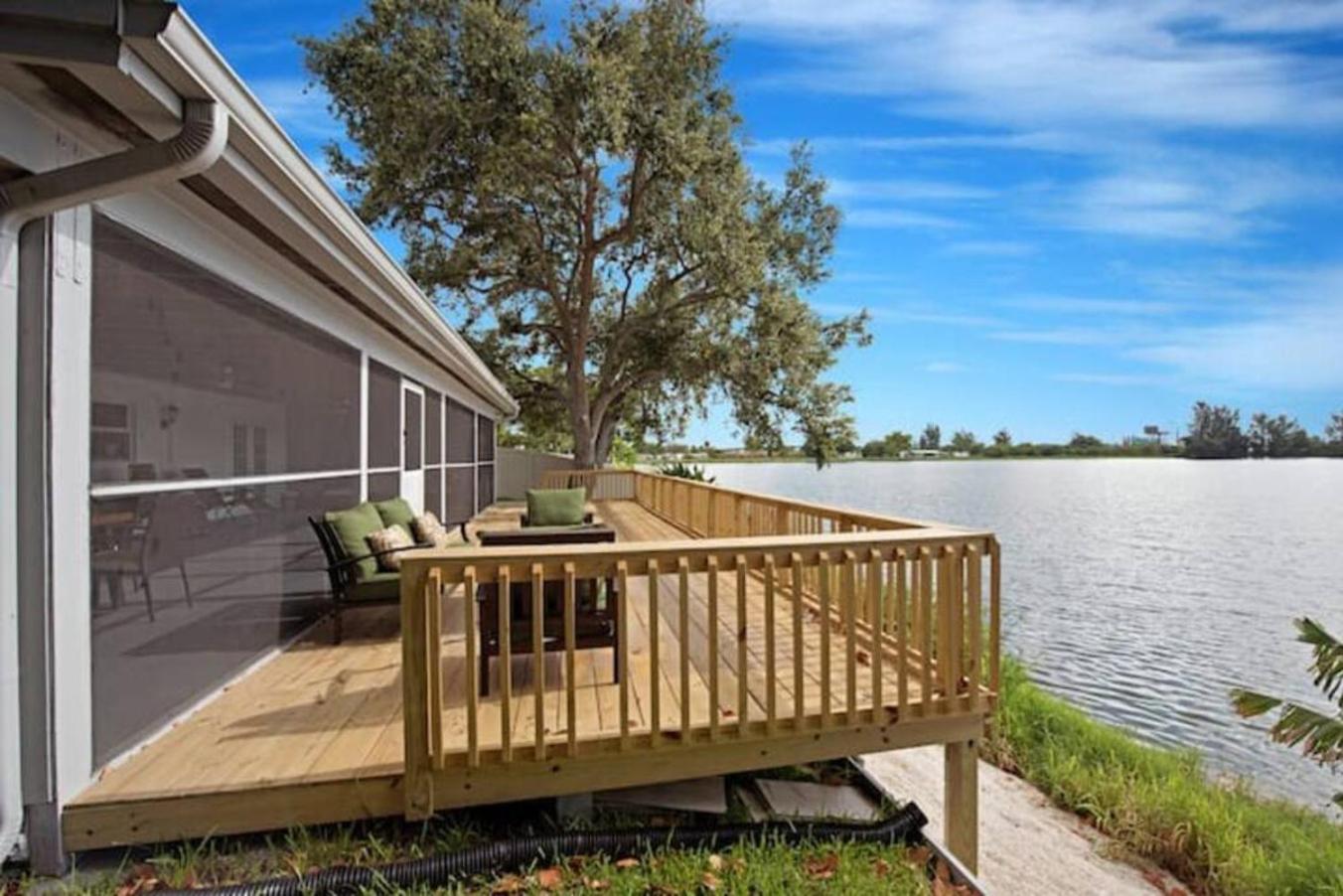 Lake House Unit 1 By Pmi Davie Exterior photo